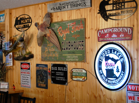 saukinac-bar-signage.jpg